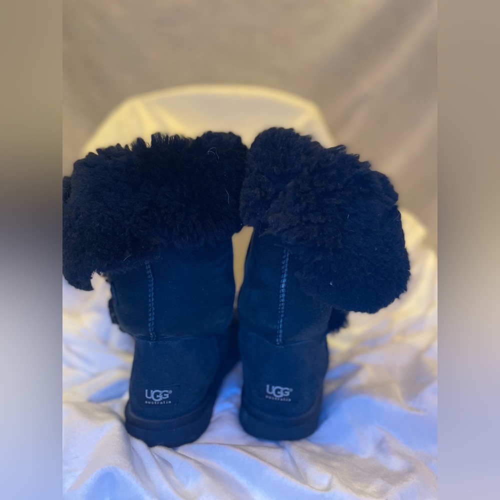 Black Uggs